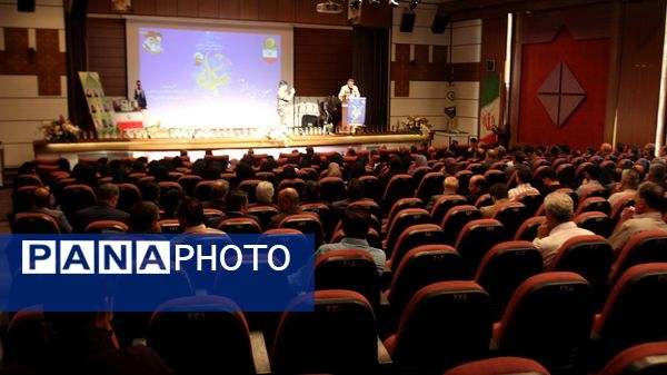 همایش بزرگداشت مقام معلم آموزش و پرورش ناحیه 2 زنجان
