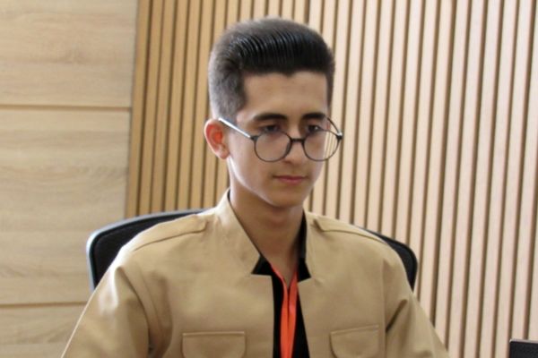 دفاع مقدس دانشگاه ایثار و انسان‌سازی بود