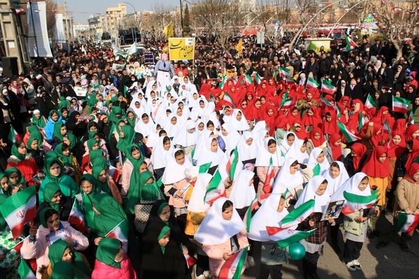 حضور پرشور مردم بهارستانی در راهپیمایی ۲۲ بهمن