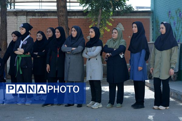 از حرکات رزمی دانش‌آموزان تا طناب‌کشی معلمان، المپیاد ورزشی مدرسه حکمت بهارستان‌دو