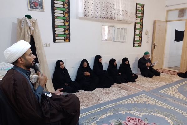 یکی از راه‌های نفوذ دشمن دنیاطلبی است