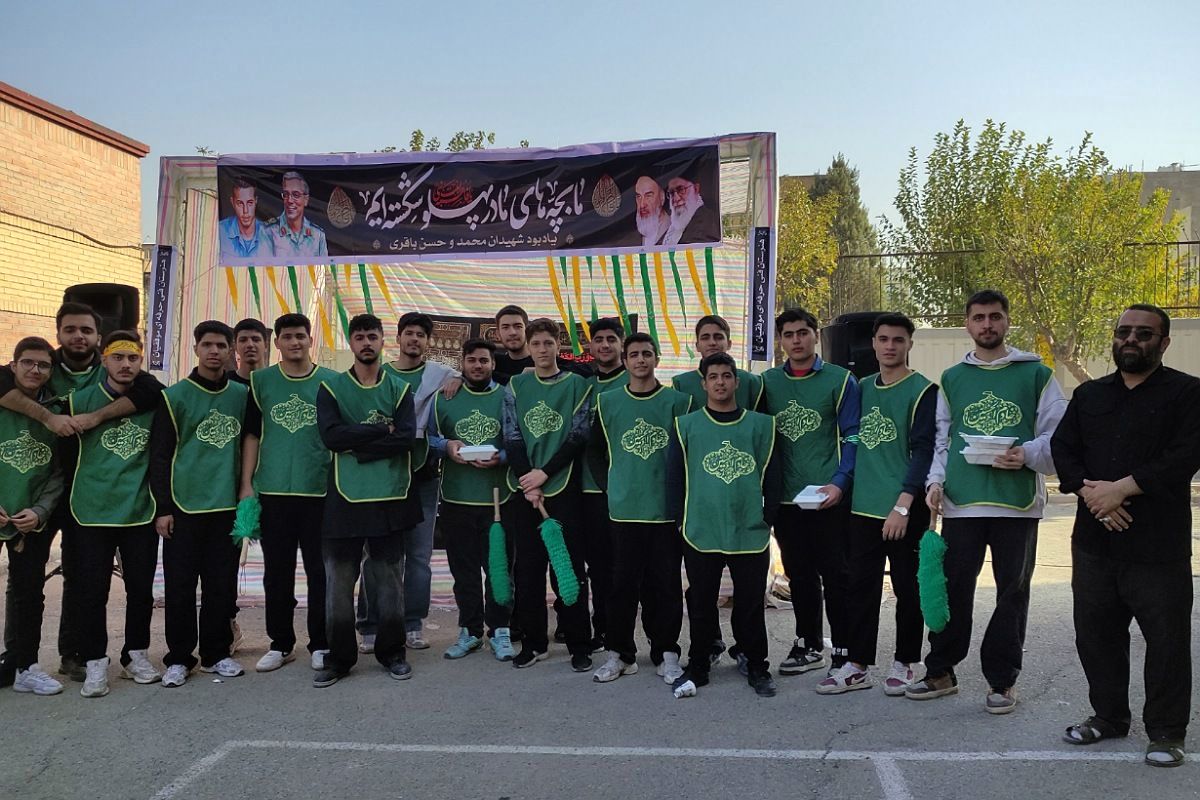 در اغنای دل‌ها هنرستان موفقیان اسلامشهر میزبان آیین فاطمیه و سفره احسان بانوی نور بود