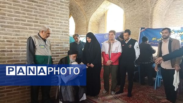 گذری بر حضور ادارات مختلف نیشابور در سومین جمعه آذر ماه 