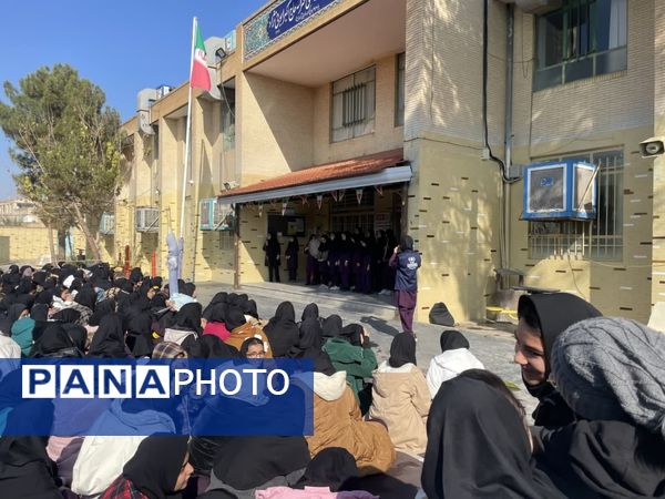 برگزاری جشن باستانی یلدا در دبیرستان دخترانه ابویی‌نژاد