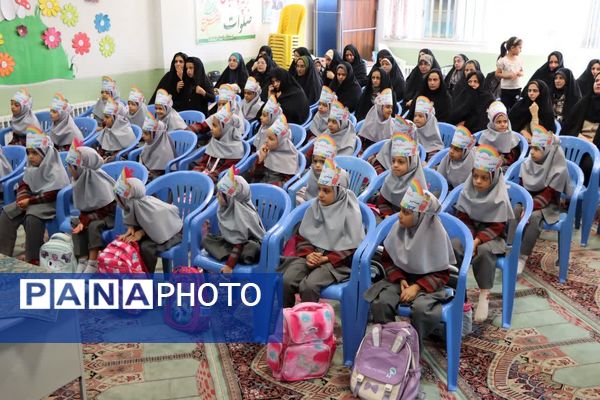 مراسم جشن شکوفه‌ها در مدارس ابرکوه