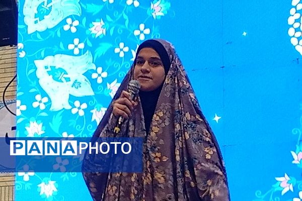 آغاز آیین معنوی اعتکاف در مصلای اسلامشهر با حضور گسترده نوجوانان