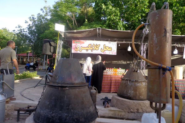 دومین نمایشگاه گل و گلاب در پردیسان قم