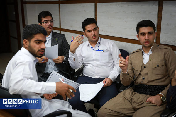 دومین روز نشست کارگروه تدوین سند دوازدهمین دوره مجلس دانش‌آموزی