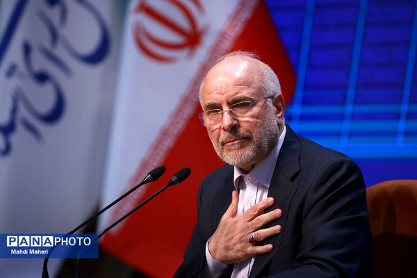 نشست خبری رئیس مجلس شورای اسلامی