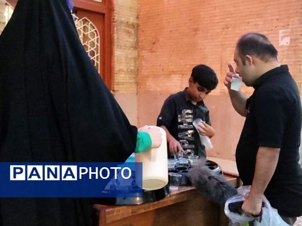 موکب دلدادگی در حاجی‌آباد عطر شهادت امام رضا (ع) در مسجد جامع پیچید