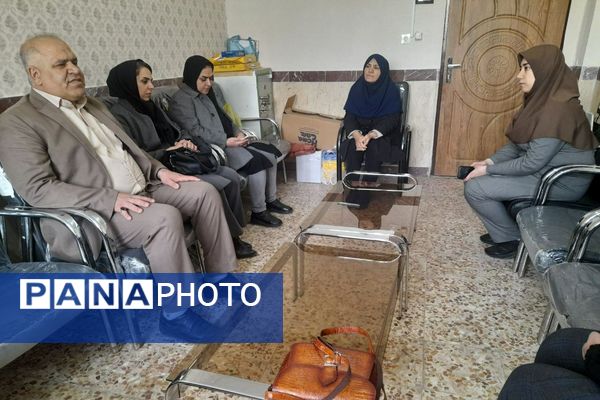 بازدید مدیر و کارشناسان سازمان دانش‌آموزی کردستان از مدارس سنندج