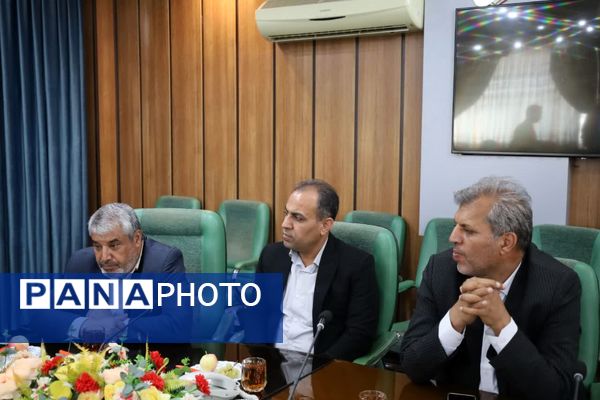 دیدار مدیرکل آموزش و پرورش استان یزد با فرمانده سپاه الغدیر 