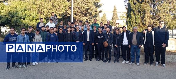 اعزام تیم اردویی دانش‌آموزان برگزیده نمونه دولتی معلم ساوجبلاغ به حرم مطهر حضرت معصومه (س) در قم 