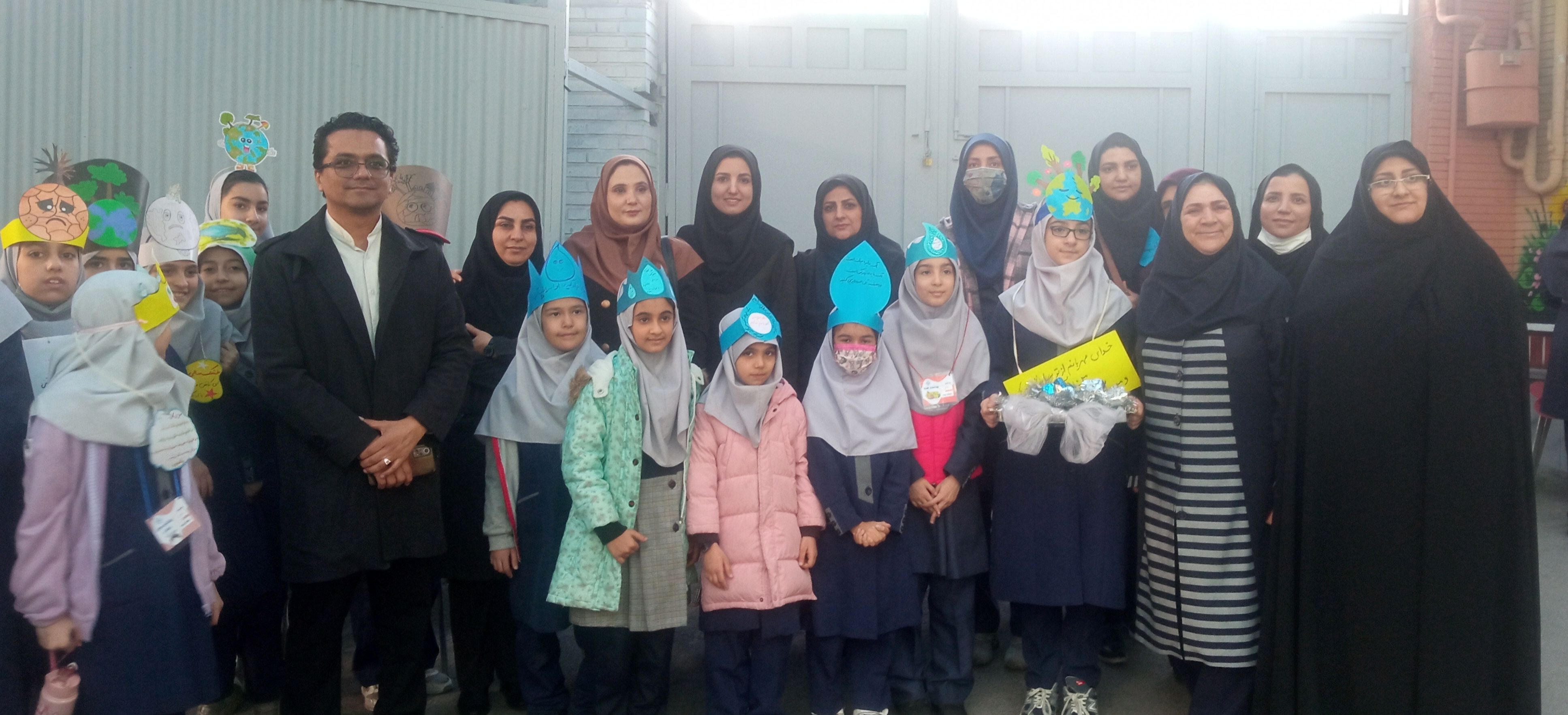 پرسش مهر ریاست جمهوری در دبستان تربیت