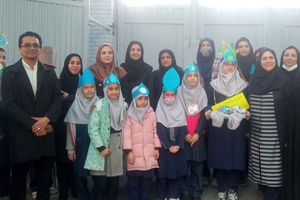 پرسش مهر ریاست جمهوری در دبستان تربیت