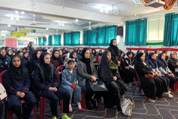 آموزش شیوه‌های افزایش تاب‌آوری در دبیرستان گراشی ناحیه 3 شیراز