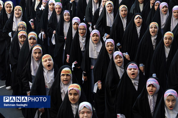 آیین تجهیز ۴۰۰۰ کتابخانه کلاسی با حضور وزیر آموزش و پرورش