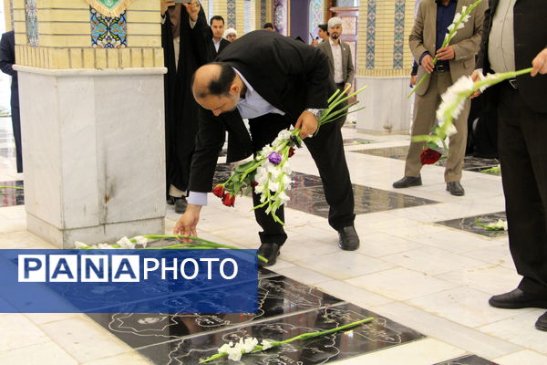 حضور معاون پرورشی و فرهنگی وزیر آموزش و پرورش در گلزار شهدای بجنورد
