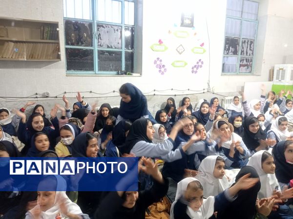 برگزاری جشن روز پدر در مدرسه شهید خاقانی شهرستان شیروان