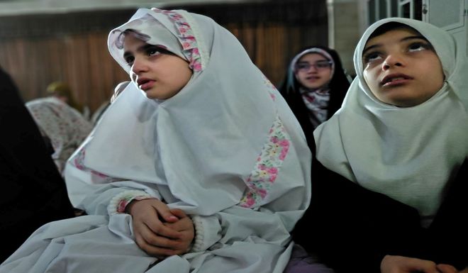 برگزاری دومین روز از اعتکاف دانش‌آموزی در مسجد جامع کرج 