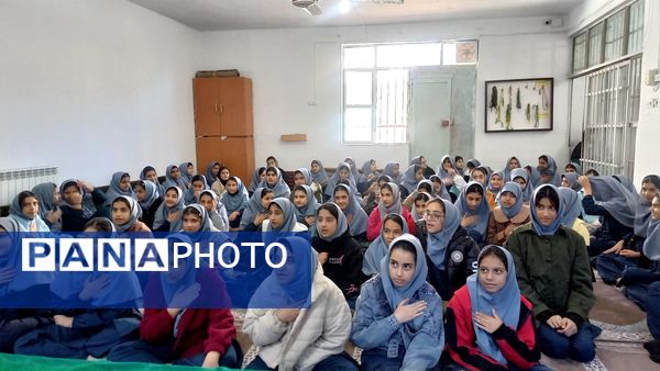 دانش‌آموزان دبیرستان حاج رحمت‌اله شیروانی در سوگ حضرت فاطمه زهرا(س)