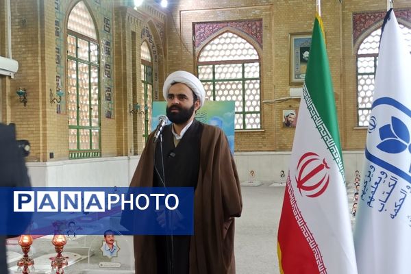 گرامیداشت هفته امورتربیتی در کنار مزار شهدای ۷۲ تن