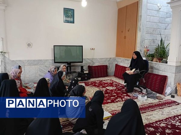 کلاس‌های اوقات فراغت دانش آموزان در روستای نقاب