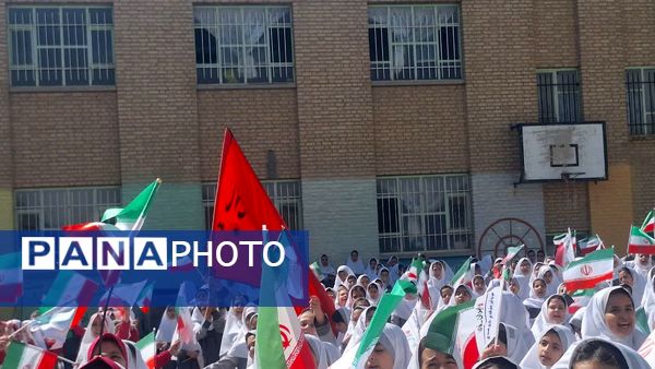 یک پرچم، یک نقشه، یک صدا: همبستگی و عشق به وطن در مدرسه پروین اعتصامی شازند