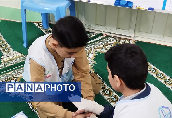 کلاس های آموزش عملی منتخبین سفیران سلامت مدارس شهرستان کاشمر 