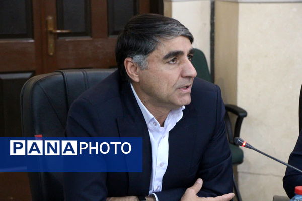 نشست رئیس سازمان فنی و حرفه ای کشور با فرمانداران استان یزد 