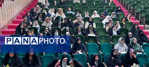 مسابقه حفظ ۱۴ سوره قرآن کریم ویژه سالروز ارتحال امام خمینی(ره) در منطقه ۱۰