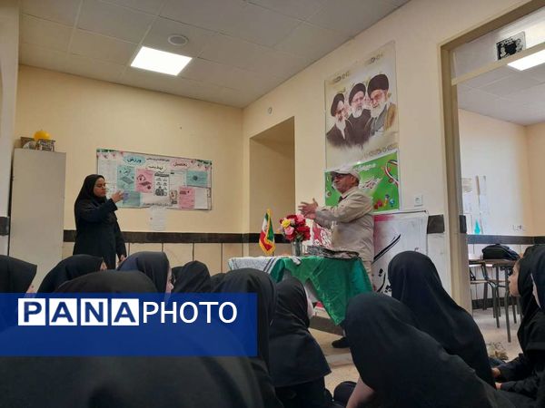 روایت هشت سال دفاع مقدس توسط راوی انقلاب در مدرسه مادرمهربان نقاب