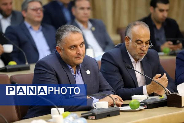 جلسه جمع‌بندی سفر اعضای کمیسیون آموزش مجلس به استان با حضور وزیر آموزش و پرورش 