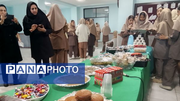 ایستگاه صلواتی دبیرستان حضرت آسیه(س) در ایام فاطمیه