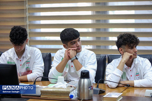 مراسم بدرقه تیم‌های ملی فوتسال دانش‌آموزی پسران و دختران ایران به رقابت‌های جام جهانی