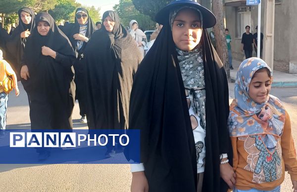 همایش پیاده‌روی خانوادگی به پاسداشت ایام الله دهه مبارک کرامت