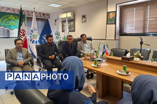 جلسه هم اندیشی و تجلیل از خبرنگاران پانا در شیراز 