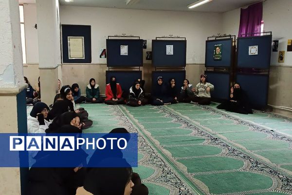 جشن و مولودی‌خوانی میلاد حضرت زهرا(س) در هنرستان آفرینش پردیس 