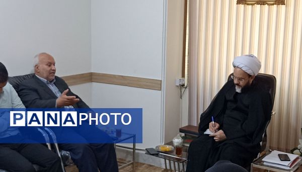 دیدار خبرنگاران شهرستان خلیل‌آباد با امام جمعه شهرستان به‌مناسبت روز خبرنگار
