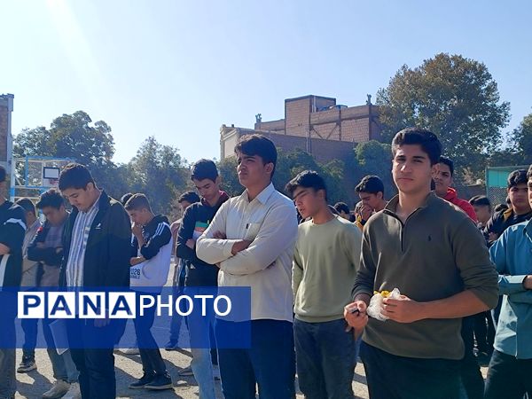 زنگ آغاز هفته بسیج  دانش آموزی در دبیرستان شاهد ابوذر غفاری نیشابور 