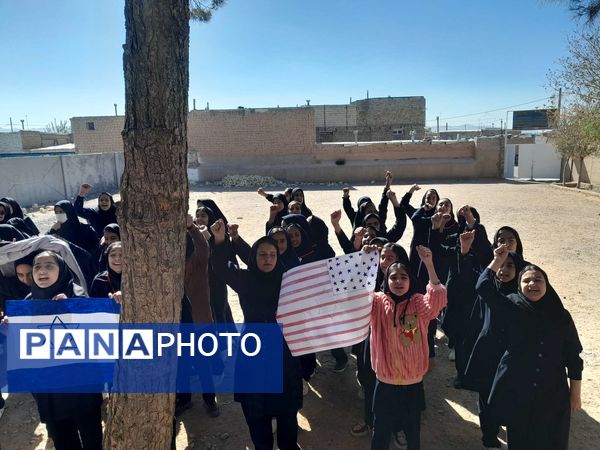 گرامیداشت سیزده آبان در دبیرستان مادرمهربان خلیل آباد