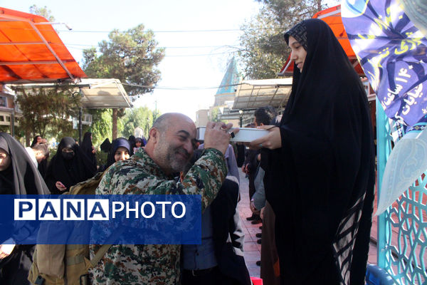 اعزام نخستین گروه از دختران دانش‌آموز ناحیه یک قم به اردوی راهیان نور