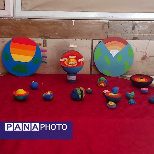 نمایشگاه دست‌سازه دانش‌آموزی