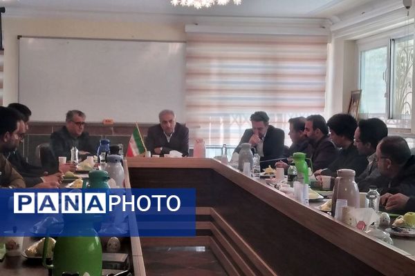 جلسه هم‌اندیشی معاونان پژوهش و توسعه منابع مناطق ۲۱ گانه شهرستان‌های تهران 