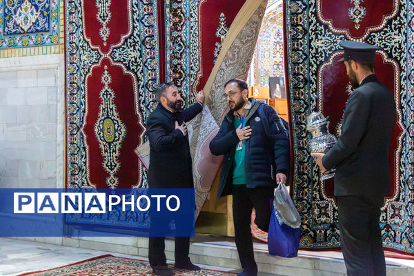 آیین معنوی اعتکاف در حرم مطهر رضوی- ۱