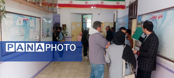 ۱۳ آذر جلسه دیدار اولیا با دبیران دبیرستان نمونه دولتی پژوهش آشخانه 