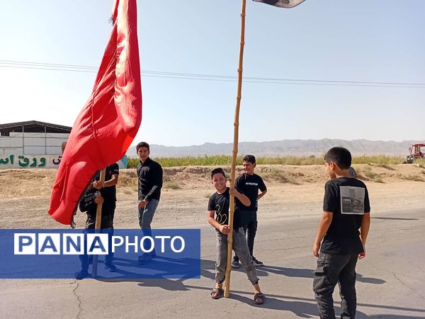 حضور پر رنگ کودکان روستای نقاب در پیاده روی جاماندگان اربعین