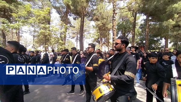 پیاده‌روی جاماندگان اربعین با حضور پرشور مردم حسینی نیشابور