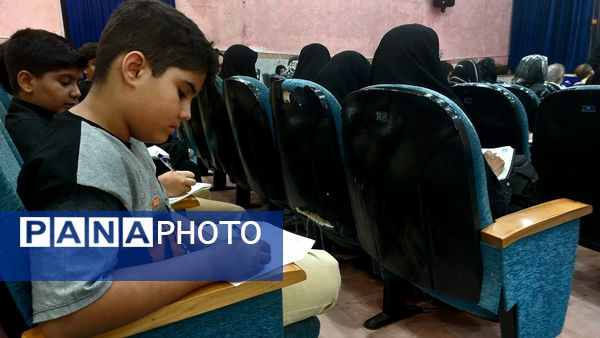 محفل مشاعره و توفان واژه‌ها در تهران