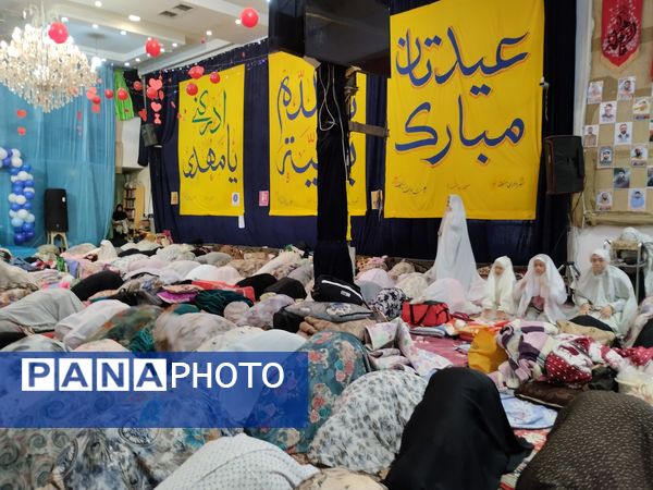 اعتکاف دختران نوجوان در مسجد سیدالشهدا مشهد